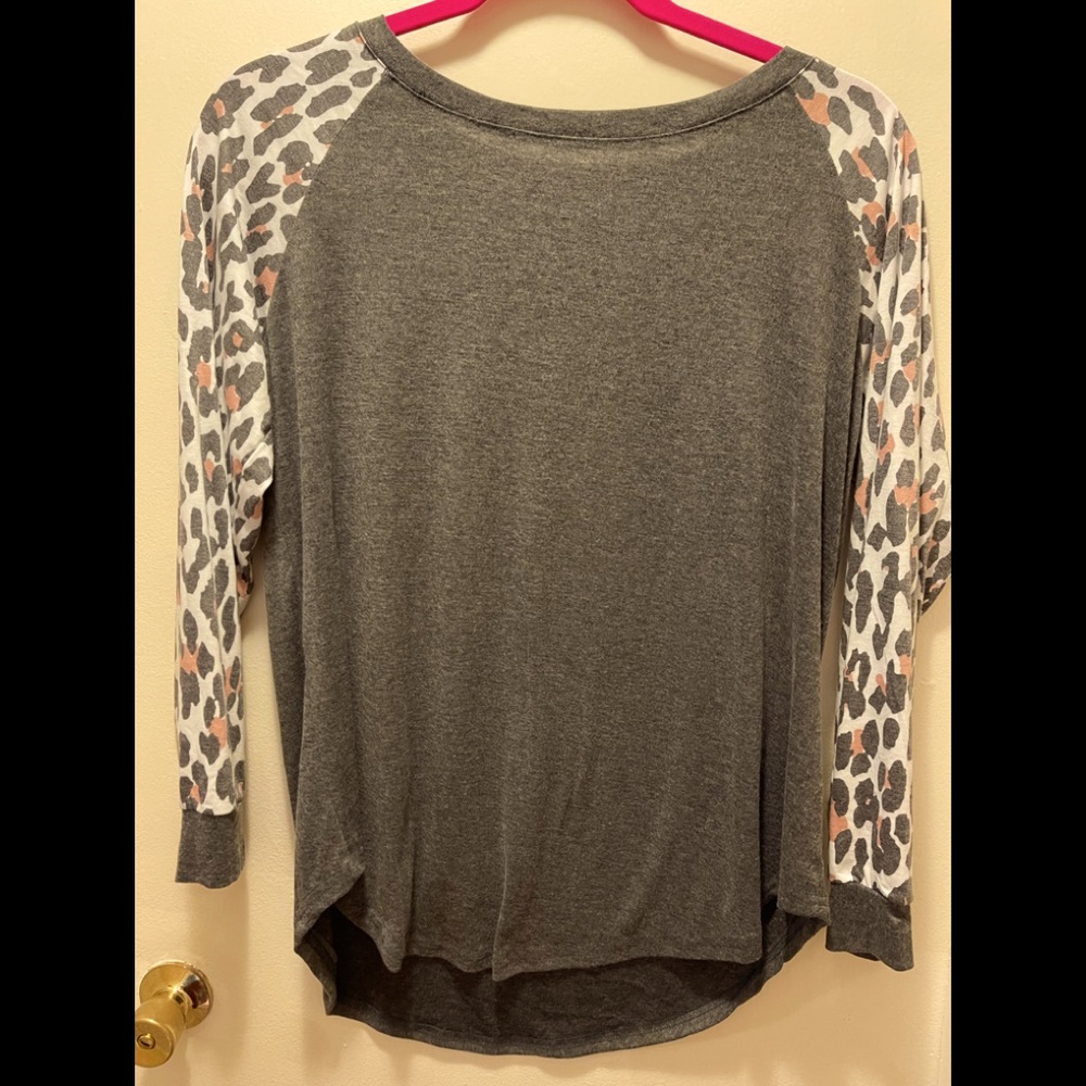 LEOPARD PRINT GRAY TUNIC